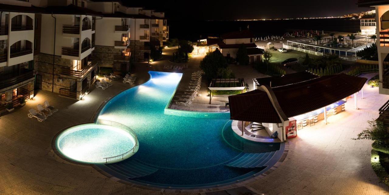 Vm Apartments Robinson Beach Pomorie Exterior photo